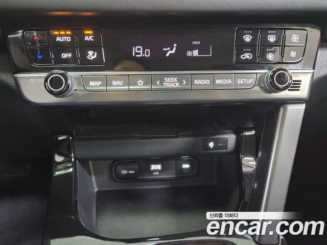 Kia Seltos 2025 — Şəkil 8/20