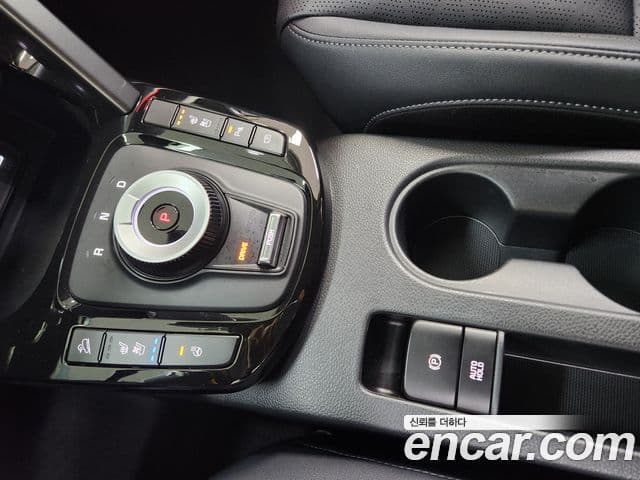 Kia Seltos 2025 — Şəkil 10/20