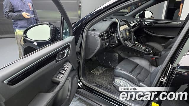 Porsche Macan 2024 — Şəkil 10/20