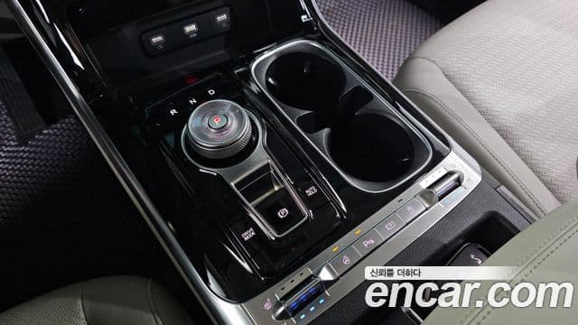 Kia Carnival 2021 — ფოტო 9/20