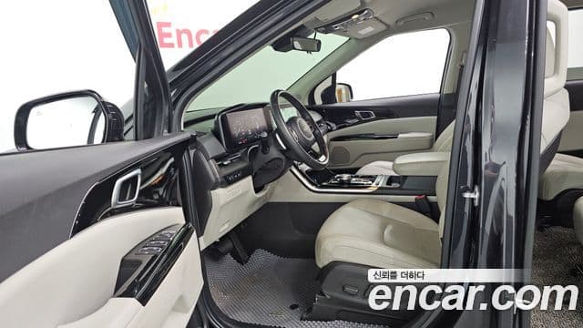 Kia Carnival 2021 — ფოტო 10/20