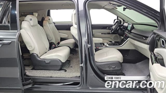 Kia Carnival 2021 — ფოტო 12/20