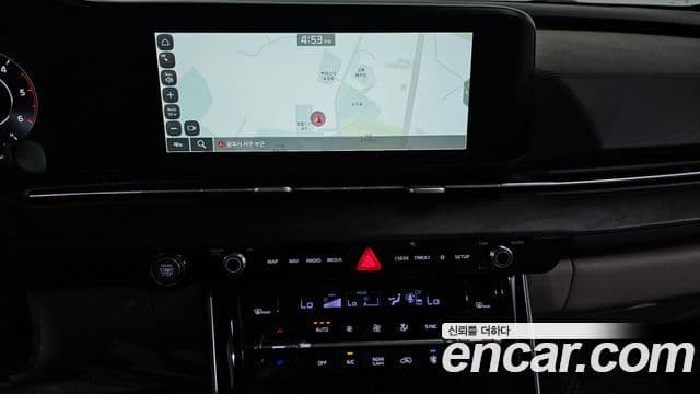 Kia Carnival 2021 — ფოტო 14/20