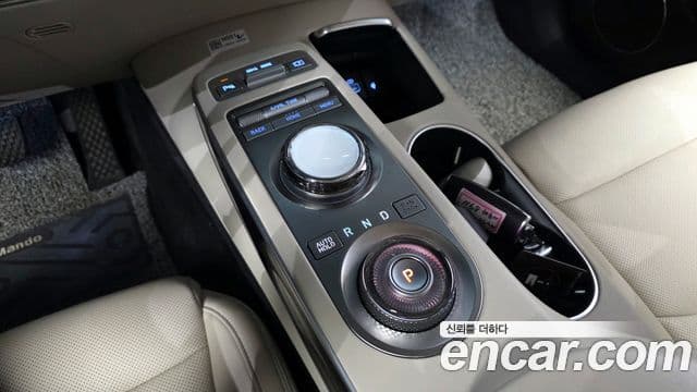 Genesis GV70 2023 — ფოტო 9/20