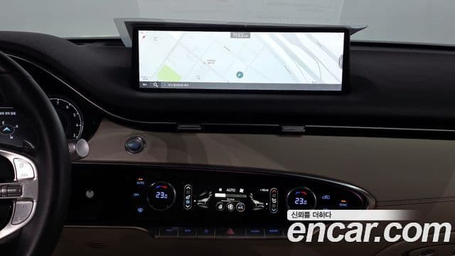 Genesis GV70 2023 — ფოტო 13/20