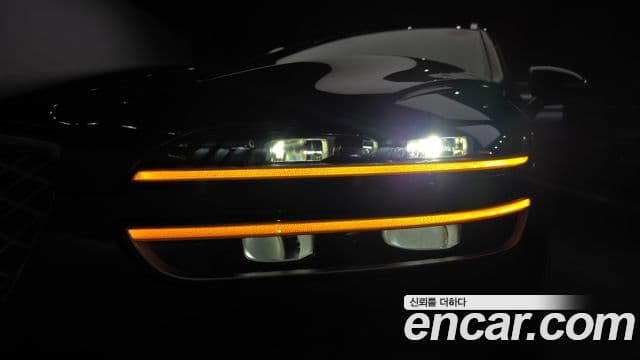 Genesis GV70 2023 — Photo 35/38