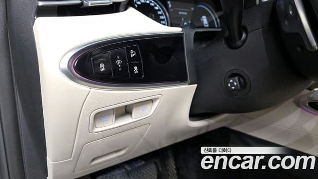 Genesis GV70 2023 — Photo 24/38