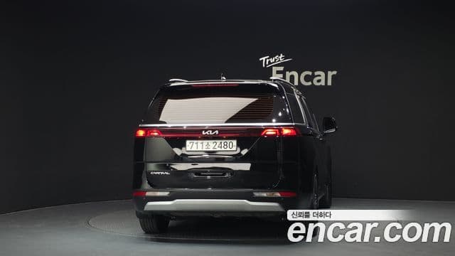 Kia Carnival 2023 — ფოტო 4/20