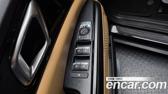 Kia Carnival 2023 — ფოტო 14/20