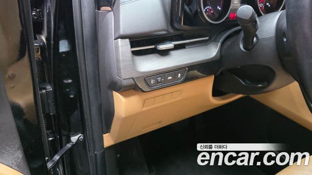 Kia Carnival 2023 — ფოტო 15/20