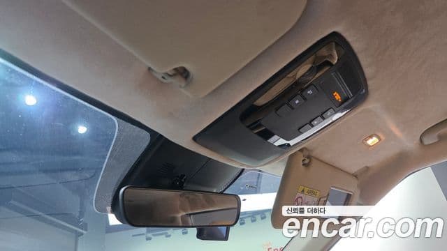 Kia Carnival 2023 — ფოტო 19/20