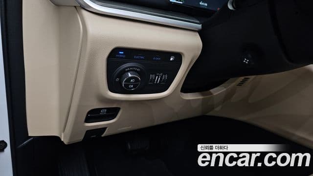 Jeep Grand Cherokee 2023 — ფოტო 19/20