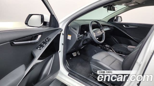 Kia Niro 2022 — Фото 10/20