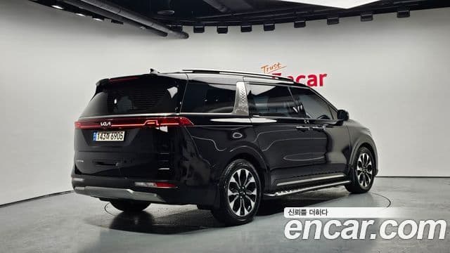 Kia Carnival 2023 — Фото 2/20