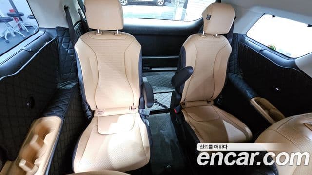 Kia Carnival 2023 — Фото 13/20