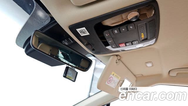 Kia Carnival 2023 — Фото 18/20