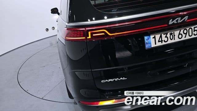 Kia Carnival 2023 — Photo 6/30