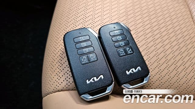 Kia Carnival 2023 — Photo 27/30