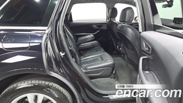 Audi Q7 2019 — Şəkil 11/20