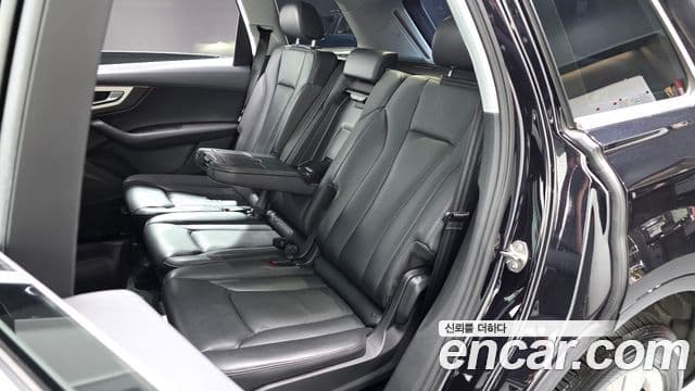 Audi Q7 2019 — Şəkil 12/20