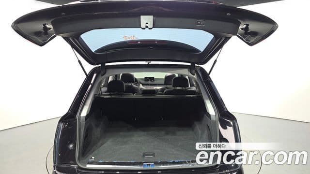 Audi Q7 2019 — Şəkil 17/20