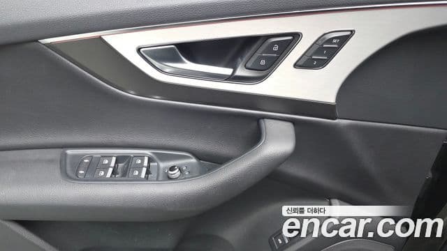 Audi Q7 2019 — Şəkil 18/20
