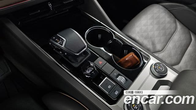 Volkswagen Touareg 2021 — ფოტო 9/20