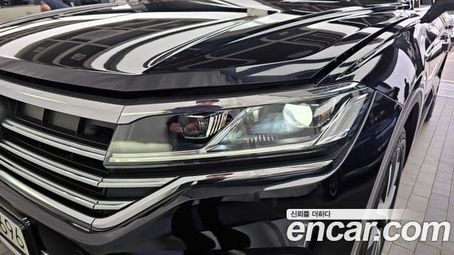 Volkswagen Touareg 2021 — Photo 30/33