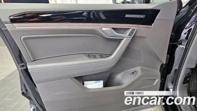 Volkswagen Touareg 2021 — Photo 27/33