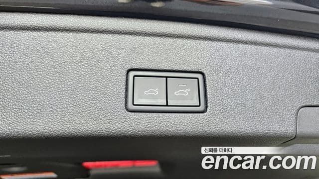 Volkswagen Touareg 2021 — Photo 10/33