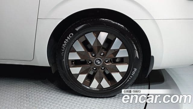 Hyundai Staria 2024 — Photo 15/31