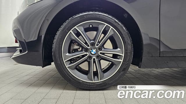 BMW 1 Series 2023 — фото 5 из 20