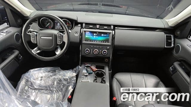Land Rover Discovery 5 2018 — Şəkil 7/20