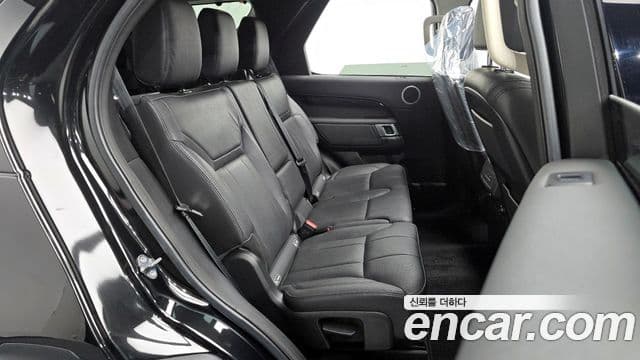 Land Rover Discovery 5 2018 — Şəkil 12/20