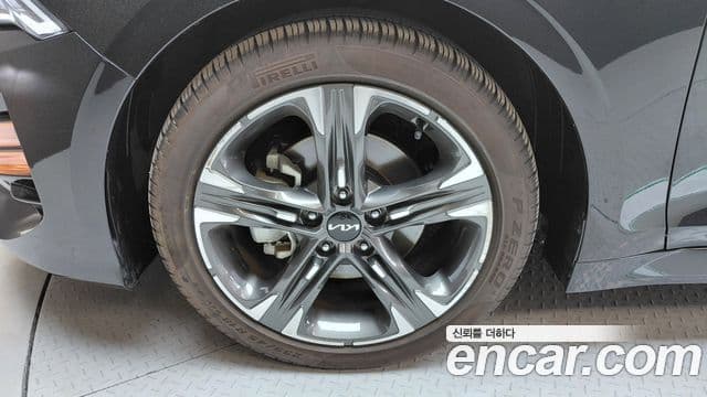Kia K5 2023 — ფოტო 5/20