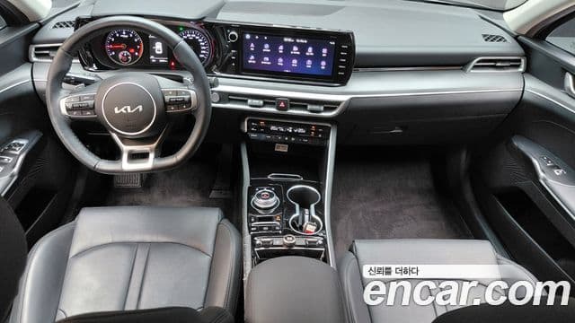 Kia K5 2023 — ფოტო 7/20