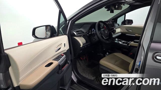 Toyota Sienna 2021 — ფოტო 10/20