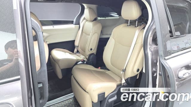 Toyota Sienna 2021 — ფოტო 12/20