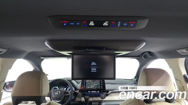 Toyota Sienna 2021 — ფოტო 16/20