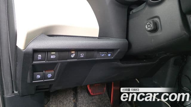 Toyota Sienna 2021 — Şəkil 22/31