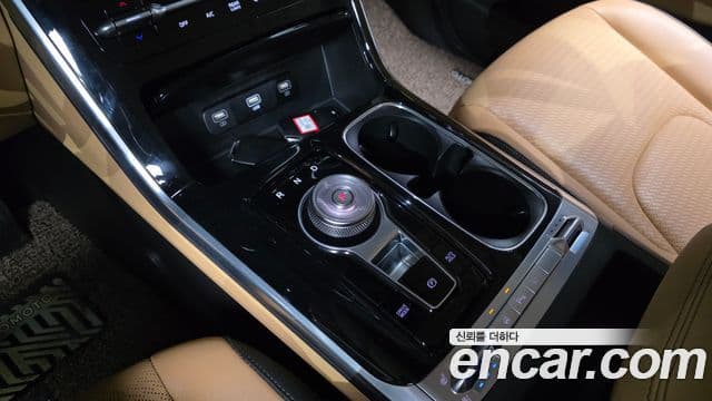 Kia Carnival 2023 — Şəkil 9/20