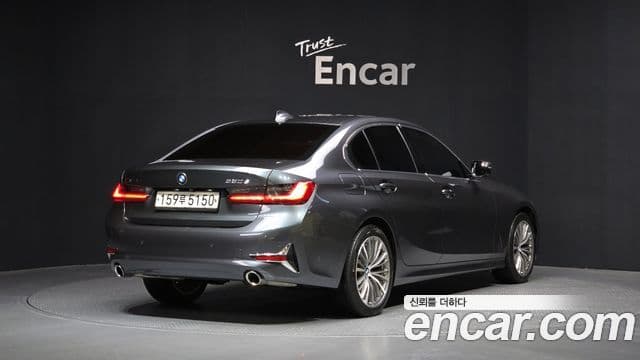 BMW 3 Series 2020 — ფოტო 2/20