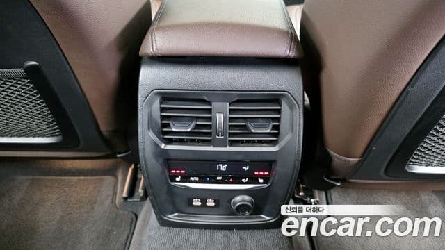 BMW 3 Series 2020 — ფოტო 18/20
