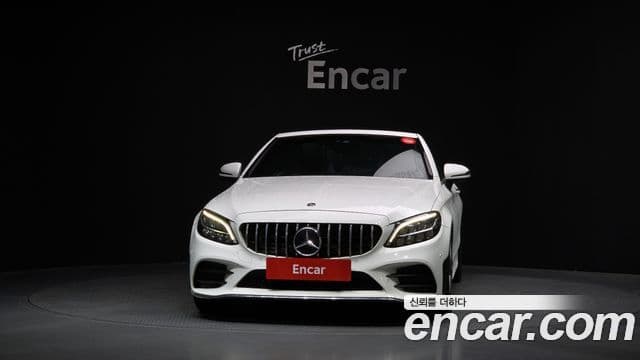 Mercedes-Benz C-Class 2019 — ფოტო 2/20