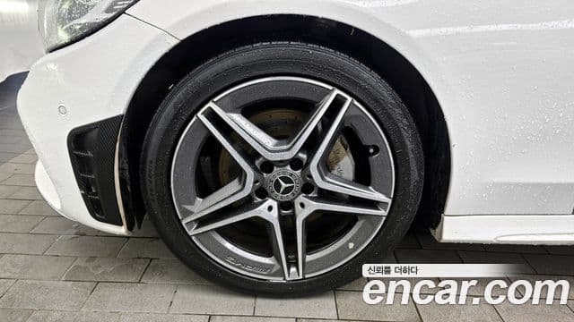 Mercedes-Benz C-Class 2019 — ფოტო 4/20