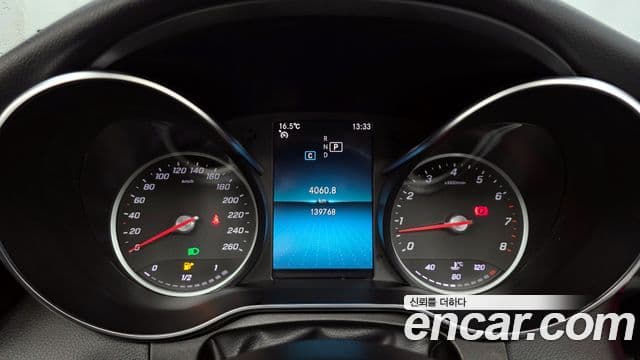 Mercedes-Benz C-Class 2019 — ფოტო 7/20
