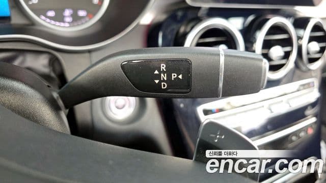 Mercedes-Benz C-Class 2019 — ფოტო 8/20