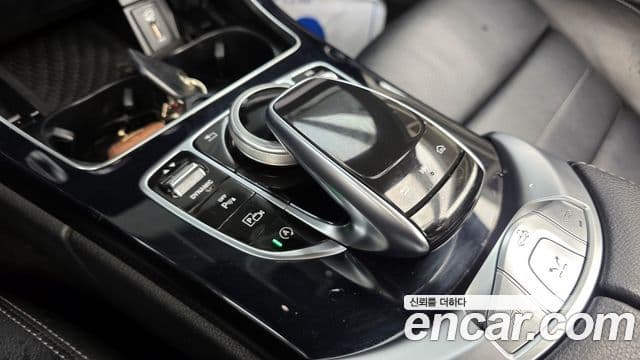 Mercedes-Benz C-Class 2019 — ფოტო 17/20