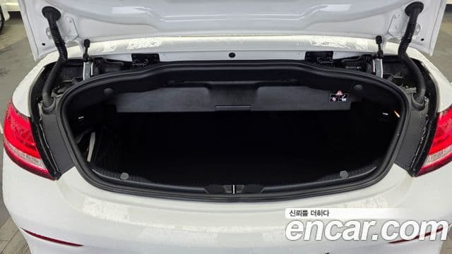 Mercedes-Benz C-Class 2019 — ფოტო 19/20