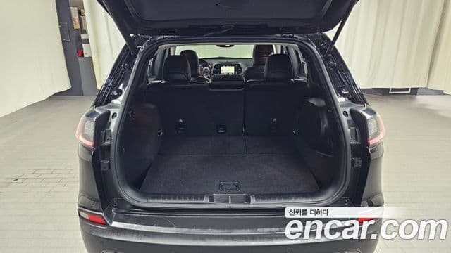 Jeep Cherokee 2021 — Фото 20/20